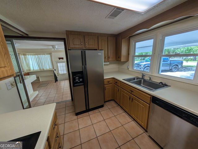 642 Island Drive, Midway, GA 31320