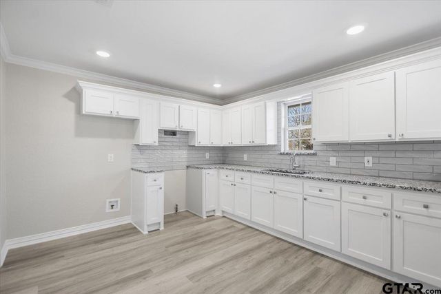 1010 N Grand, Tyler, TX 75702