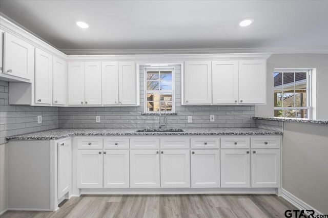 1010 N Grand, Tyler, TX 75702