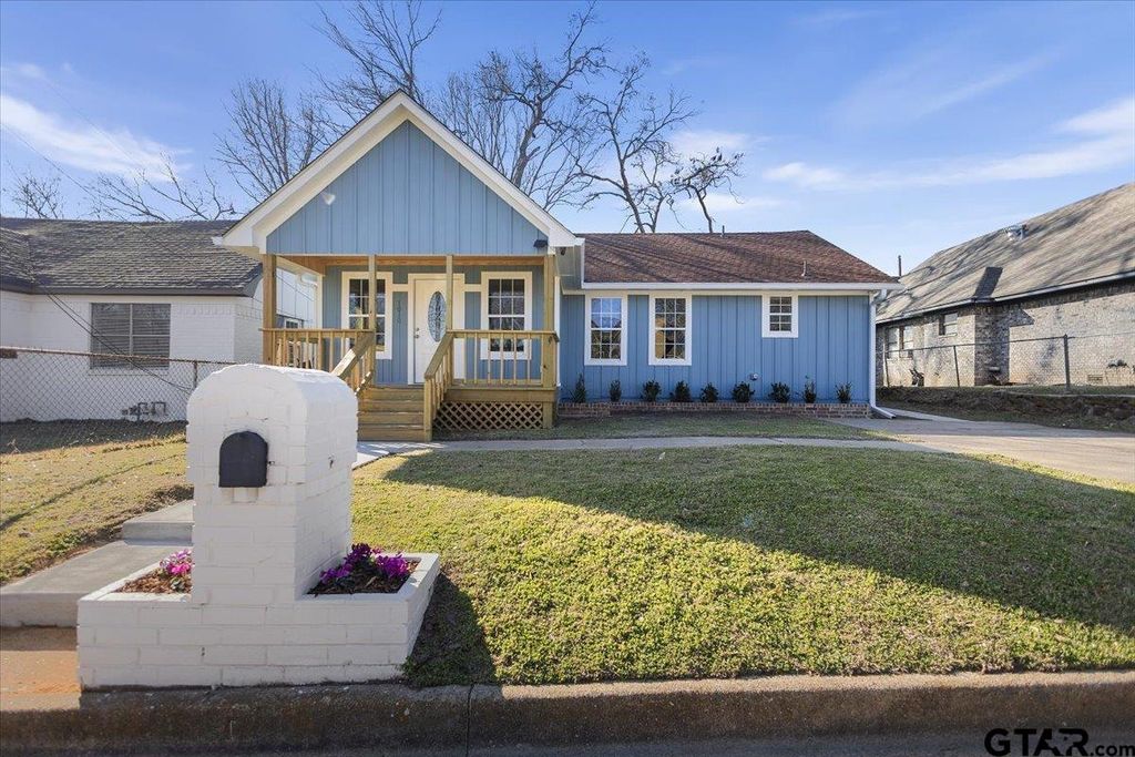 1010 N Grand, Tyler, TX 75702