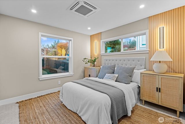 4725 37th Avenue SW, Seattle, WA 98126