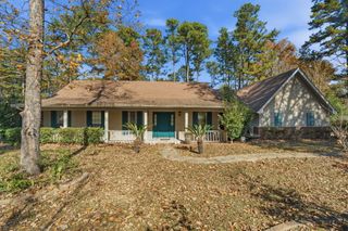 12 Acorn Pl, Hattiesburg, MS 39402
