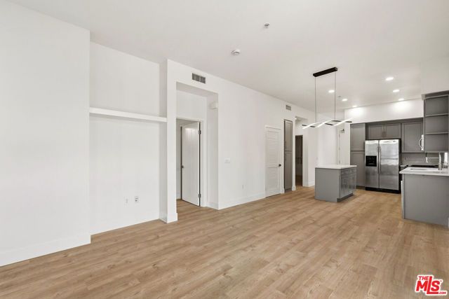 12920 Runway Road 120, Los Angeles, CA 90094