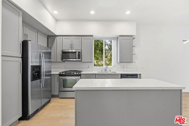 12920 Runway Road 120, Los Angeles, CA 90094