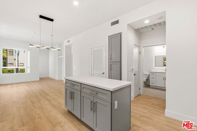 12920 Runway Road 120, Los Angeles, CA 90094