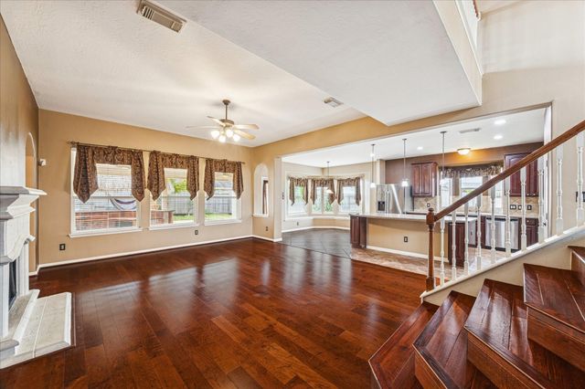 12310 Signal Hill Court, Pearland, TX 77584