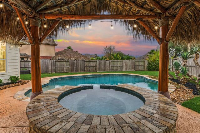 12310 Signal Hill Court, Pearland, TX 77584