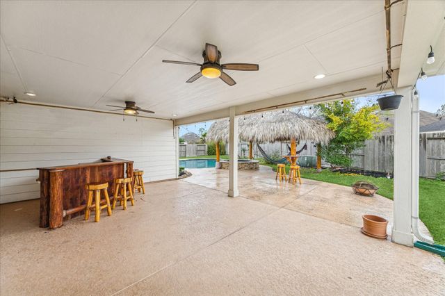 12310 Signal Hill Court, Pearland, TX 77584