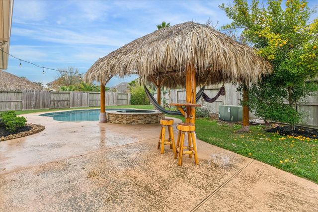 12310 Signal Hill Court, Pearland, TX 77584