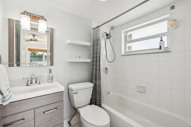 3862 NE 171st Street E E, North Miami Beach, FL 33160