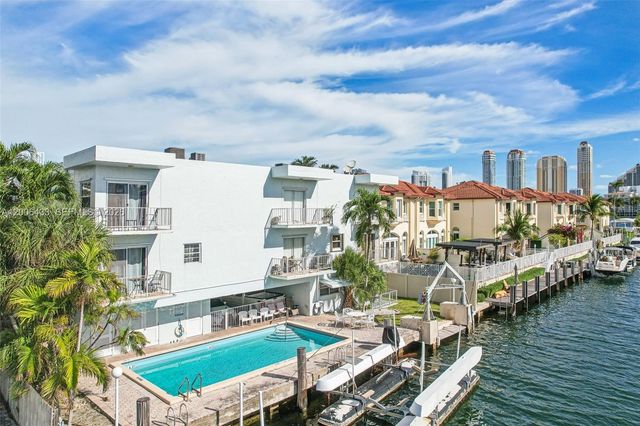 3862 NE 171st Street E E, North Miami Beach, FL 33160