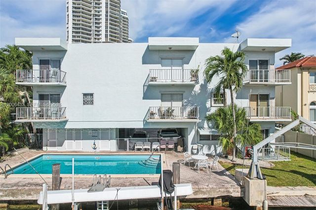 3862 NE 171st Street E E, North Miami Beach, FL 33160