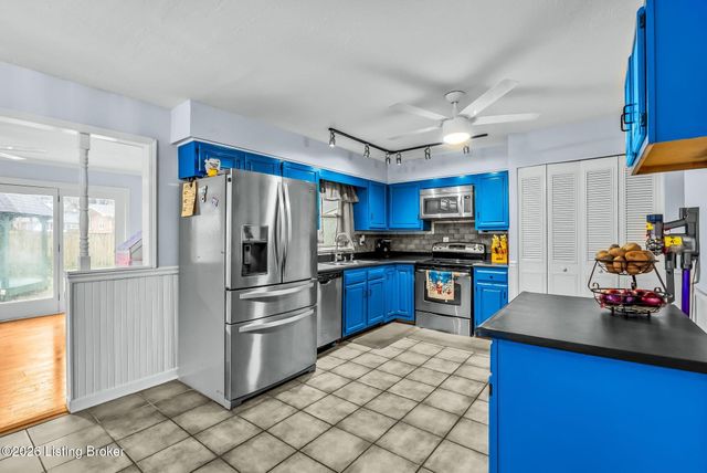 6108 Richiewayne Dr, Louisville, KY 40219