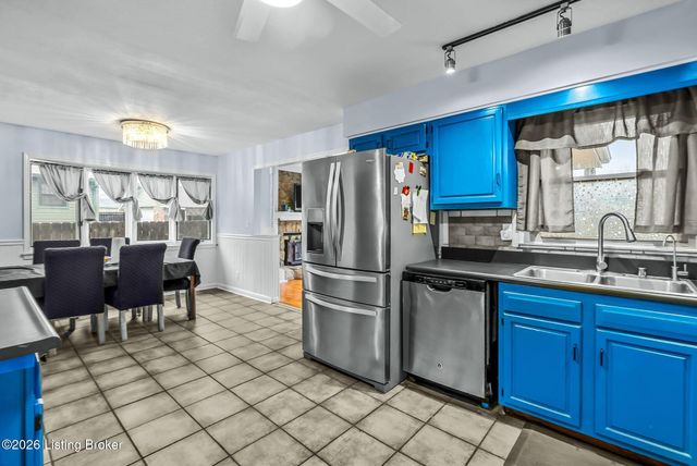 6108 Richiewayne Dr, Louisville, KY 40219