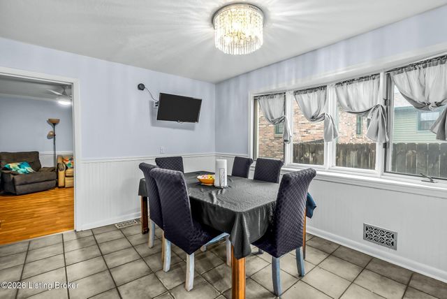 6108 Richiewayne Dr, Louisville, KY 40219