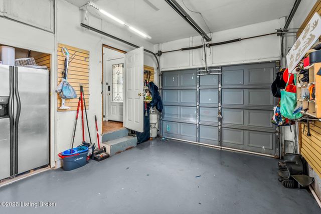 6108 Richiewayne Dr, Louisville, KY 40219