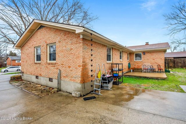 6108 Richiewayne Dr, Louisville, KY 40219