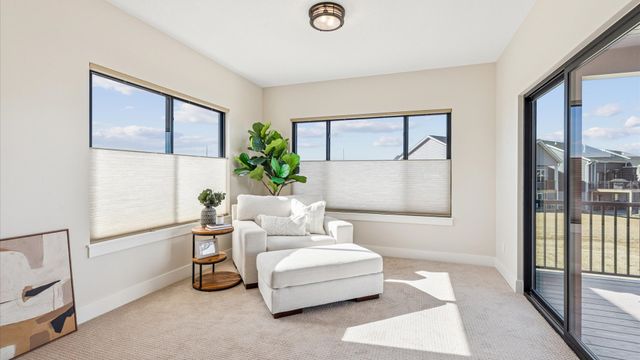 6214 College Avenue, Davenport, IA 52807