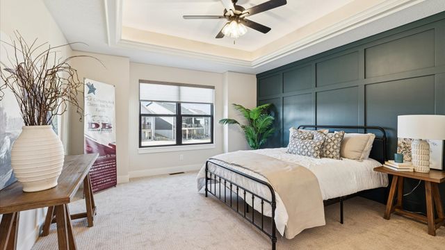 6214 College Avenue, Davenport, IA 52807