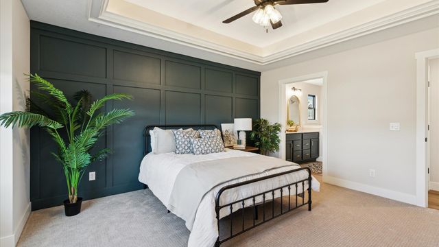 6214 College Avenue, Davenport, IA 52807