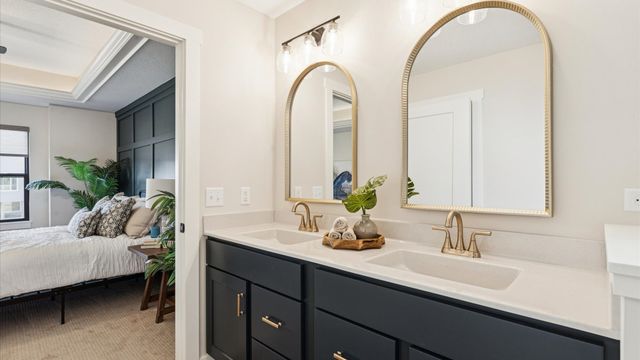 6214 College Avenue, Davenport, IA 52807