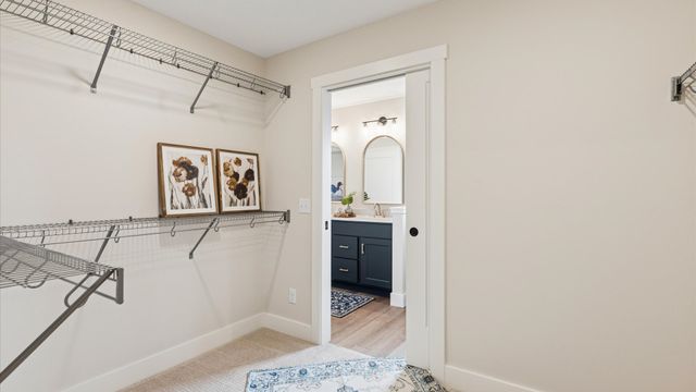 6214 College Avenue, Davenport, IA 52807