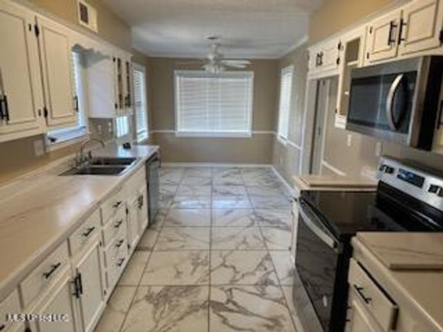 459 Southwick Drive, Southaven, MS 38671