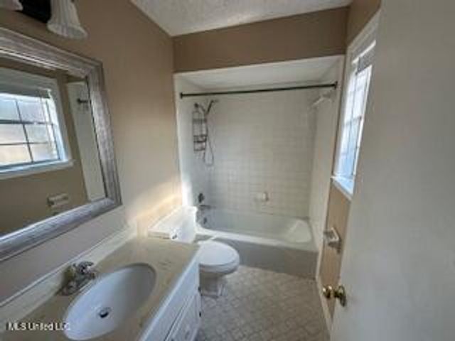 459 Southwick Drive, Southaven, MS 38671