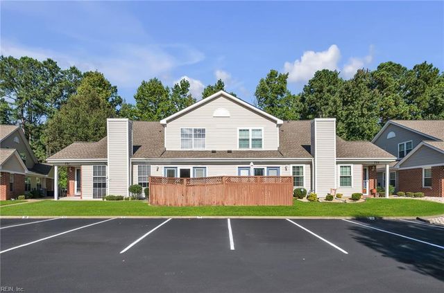 731 Oak Mill LN, Newport News, VA 23602