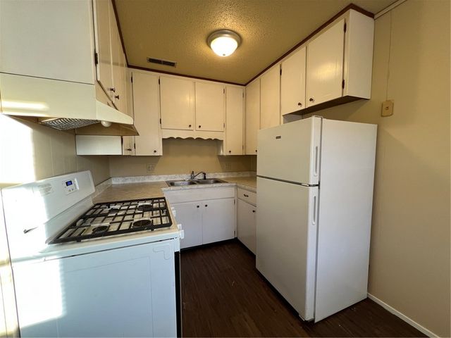 2004 Theodore Drive D, Springdale, AR 72762