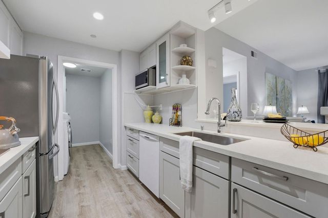 610 Arcadia Terrace 202, Sunnyvale, CA 94085