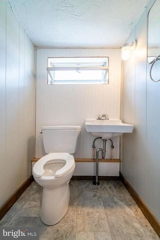5 W MAPLE ST, East Prospect, PA 17317
