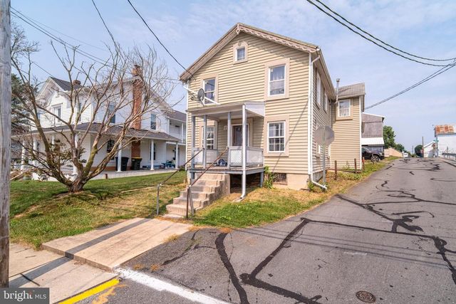 5 W MAPLE ST, East Prospect, PA 17317