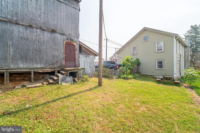 5 W MAPLE ST, East Prospect, PA 17317