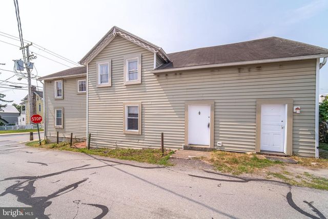 5 W MAPLE ST, East Prospect, PA 17317
