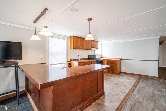 5 W MAPLE ST, East Prospect, PA 17317
