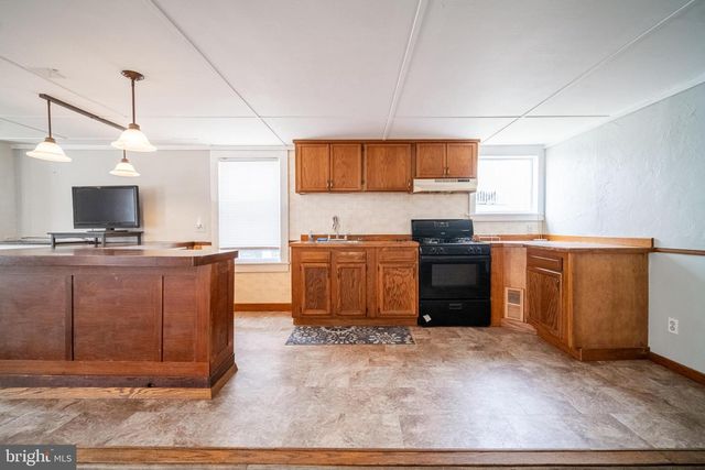 5 W MAPLE ST, East Prospect, PA 17317