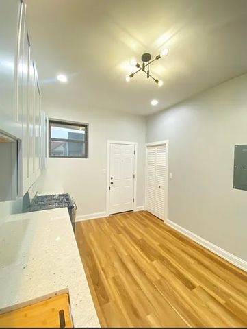 1305 E 69th Street 2, Chicago, IL 60637