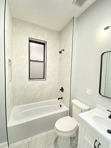 1305 E 69th Street 2, Chicago, IL 60637
