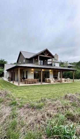 673 Yorks XING, Driftwood, TX 78619