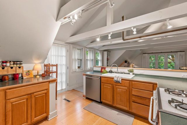 134 E Vine STREET, Milwaukee, WI 53212