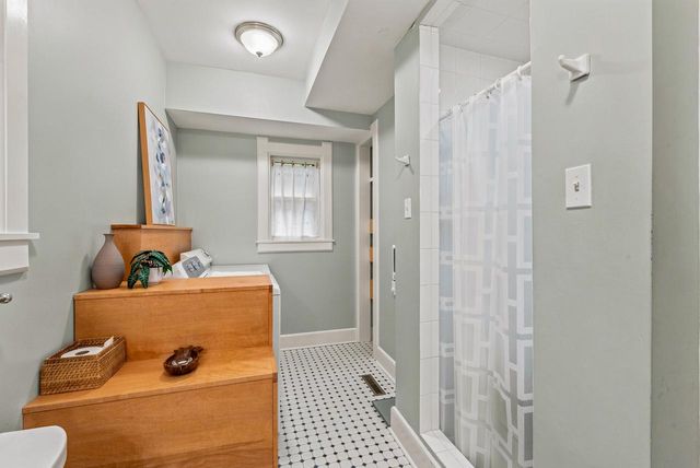 134 E Vine STREET, Milwaukee, WI 53212