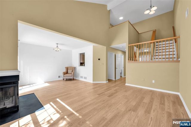 4 Woodmont Drive, Randolph Township, NJ 07869