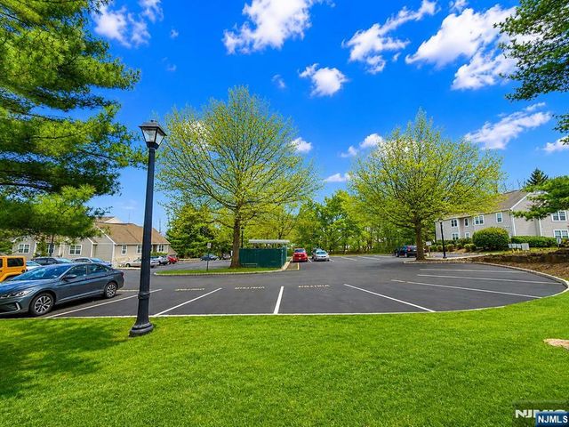 4 Woodmont Drive, Randolph Township, NJ 07869