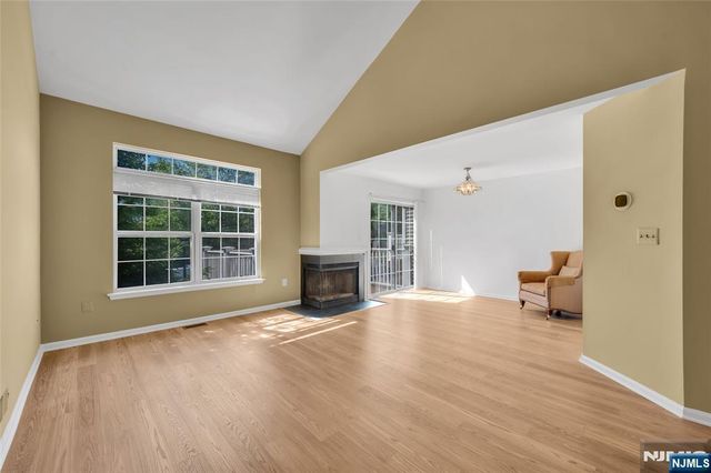 4 Woodmont Drive, Randolph Township, NJ 07869