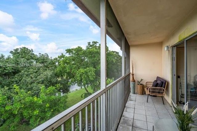 13255 SW 7th Court 403D, Pembroke Pines, FL 33027