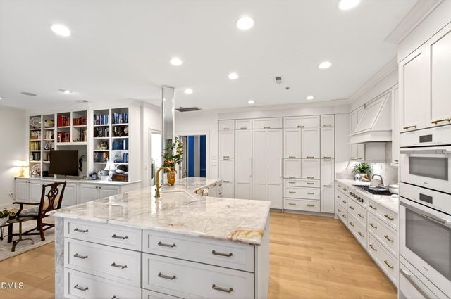 2801 Glenwood Gardens Lane 203, Raleigh, NC 27608