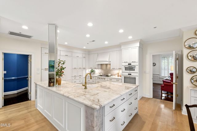 2801 Glenwood Gardens Lane 203, Raleigh, NC 27608