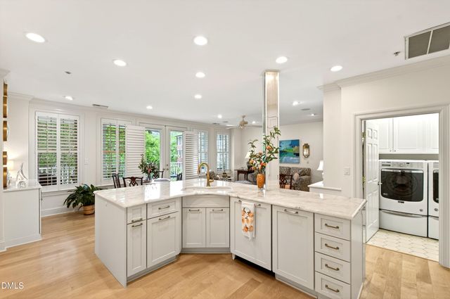 2801 Glenwood Gardens Lane 203, Raleigh, NC 27608