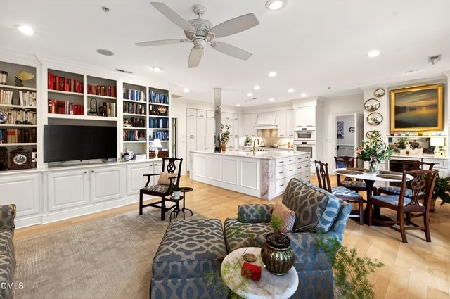 2801 Glenwood Gardens Lane 203, Raleigh, NC 27608